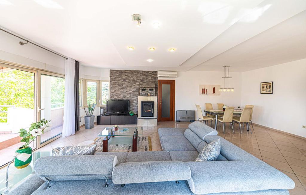 Luksuzna Villa Sa Privatnim Unutarnjim Bazenom Villa Garden Podstrana Buitenkant foto